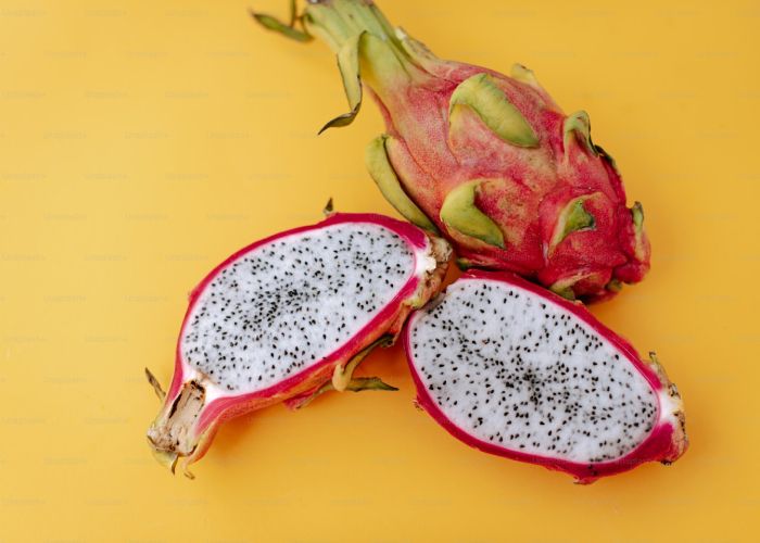 La pitahaya, también conocida como fruta del dragón, es un cactus tropical originario de México y Centroamérica.